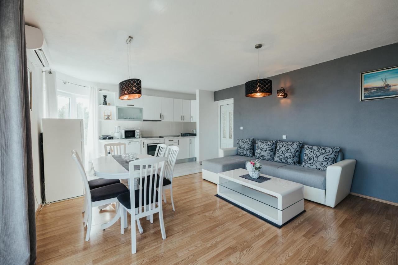 Maestral Apartment Veliko Brdo  Bagian luar foto